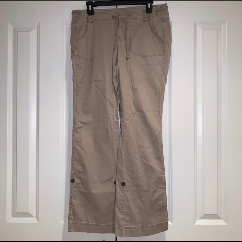 Women’s The North Face Tan Hiking Pants, size 8